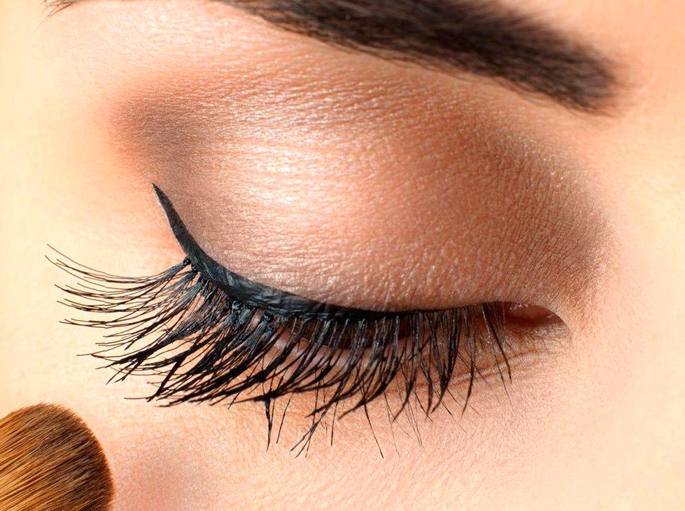 Liquid Eyeliner Tips: How to Create the Perfect Liquid Winged Eyeliner